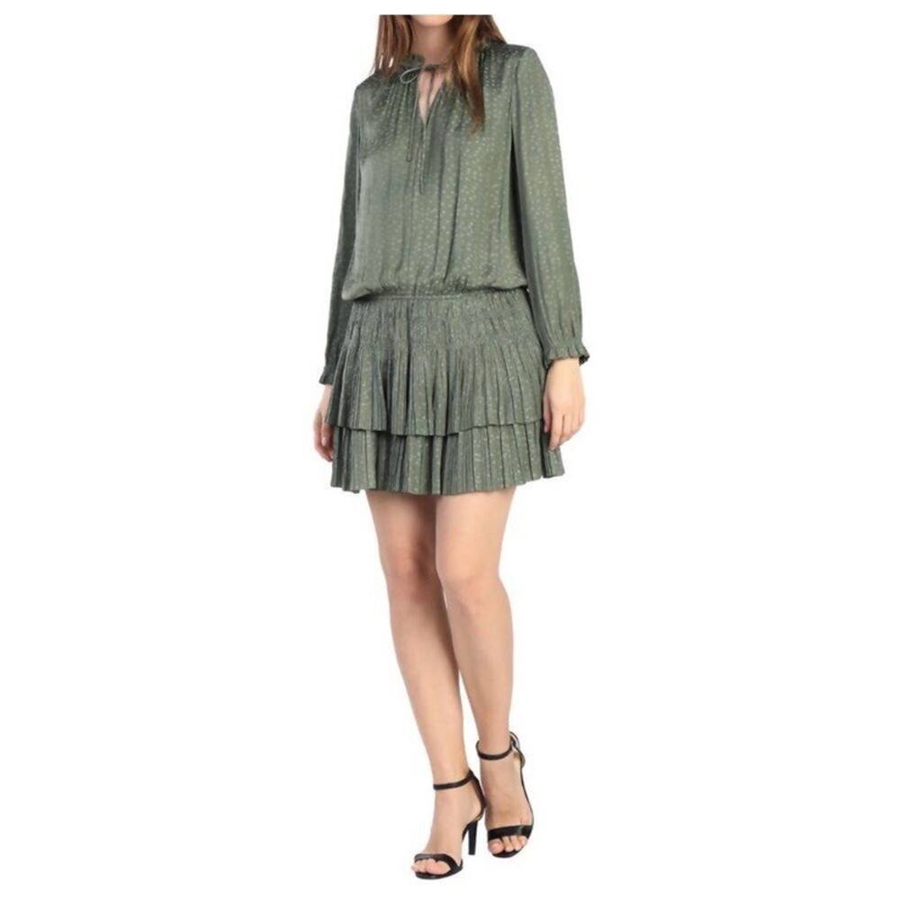 Current Air Laurel Mini Star‎ Dress Size Small Sage Green Tiered Pleated V-Neck